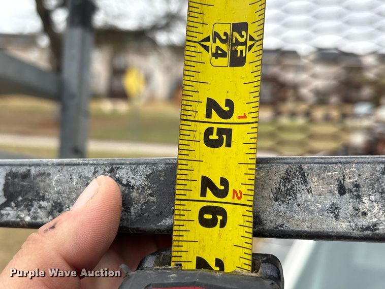 image for item EA7789 1995 Ford F700 bucket truck