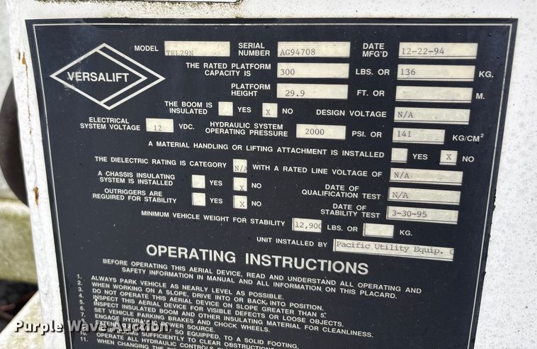 image for item EA7789 1995 Ford F700 bucket truck