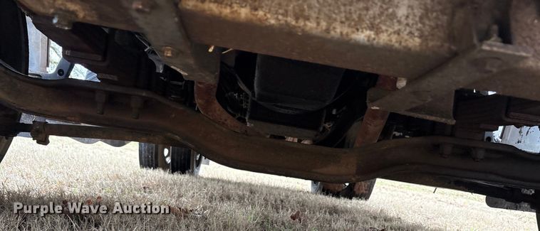 image for item EA7789 1995 Ford F700 bucket truck