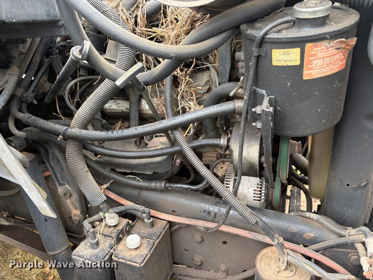 image for item EA7789 1995 Ford F700 bucket truck