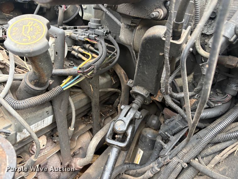 image for item EA7789 1995 Ford F700 bucket truck