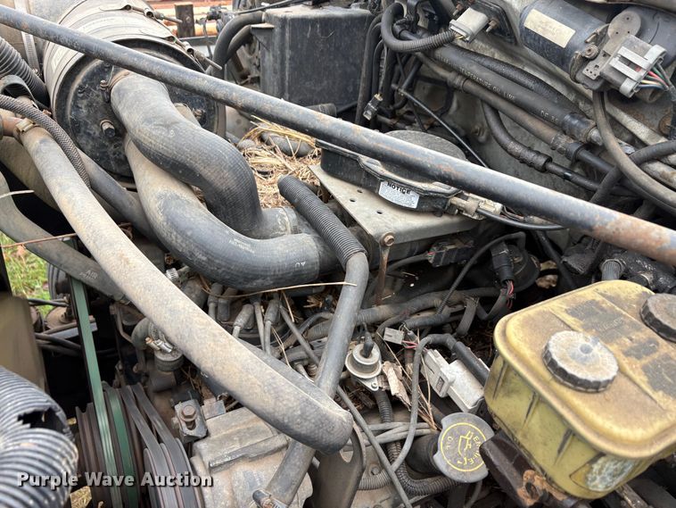 image for item EA7789 1995 Ford F700 bucket truck