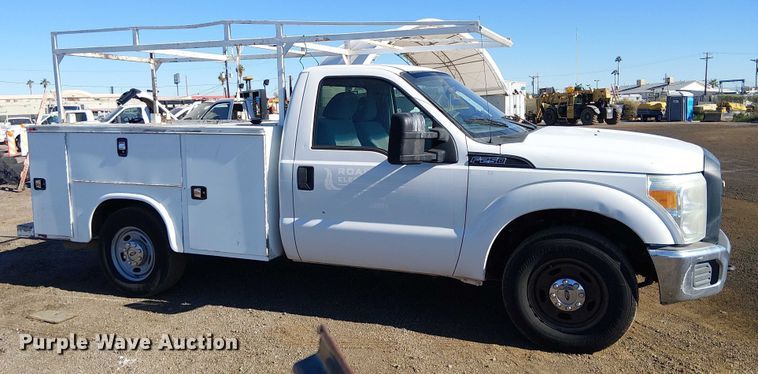 image for item EC1275 2016 Ford F250 Super Duty utility bed pickup truck