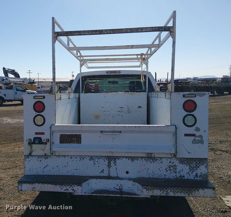 image for item EC1275 2016 Ford F250 Super Duty utility bed pickup truck