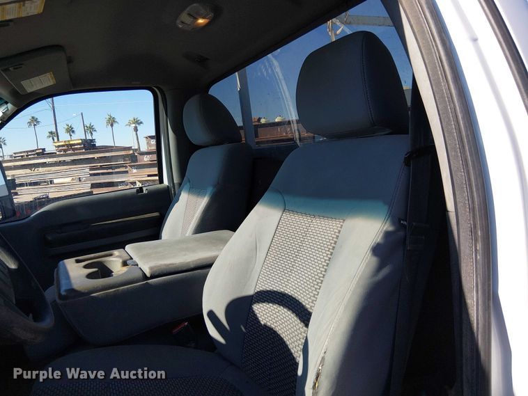 image for item EC1275 2016 Ford F250 Super Duty utility bed pickup truck