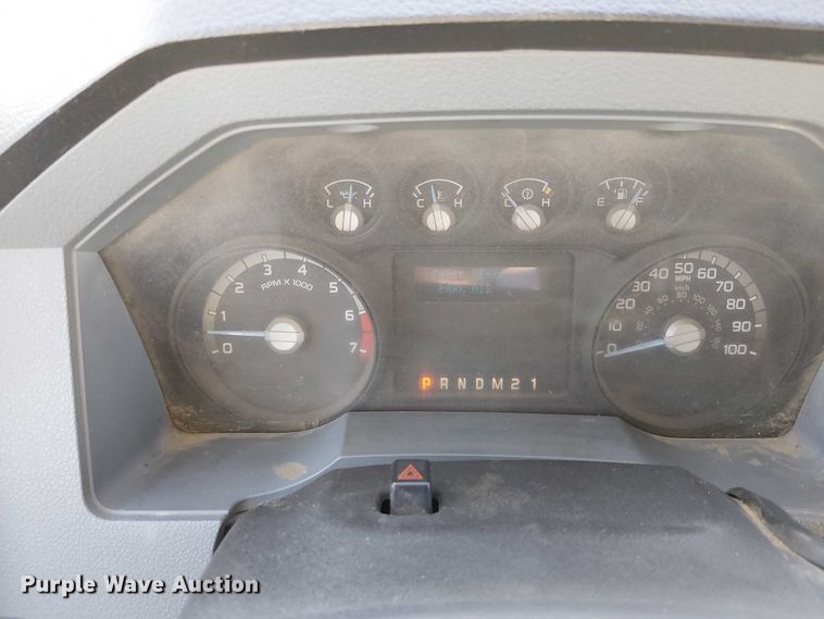 image for item EC1275 2016 Ford F250 Super Duty utility bed pickup truck