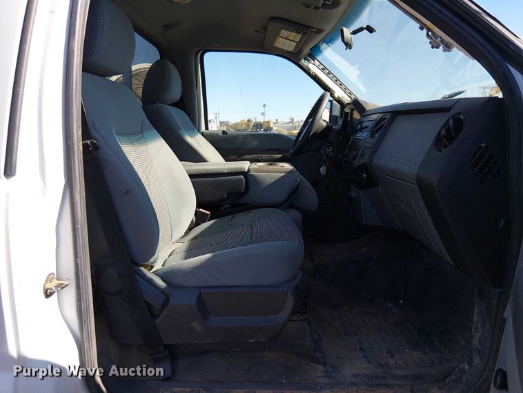 image for item EC1275 2016 Ford F250 Super Duty utility bed pickup truck