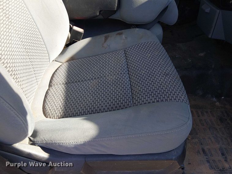 image for item EC1275 2016 Ford F250 Super Duty utility bed pickup truck