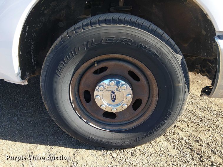 image for item EC1275 2016 Ford F250 Super Duty utility bed pickup truck