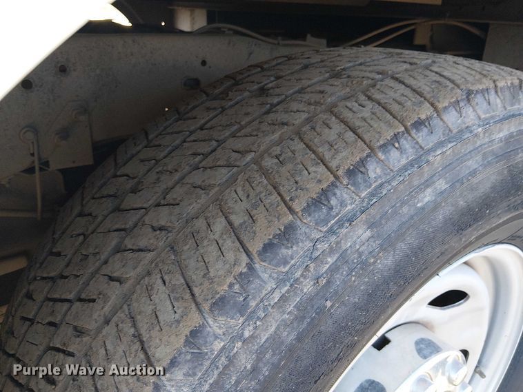 image for item EC1275 2016 Ford F250 Super Duty utility bed pickup truck