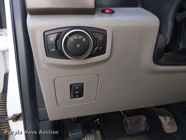 image for item EC1279 2015 Ford F150 SuperCrew pickup truck