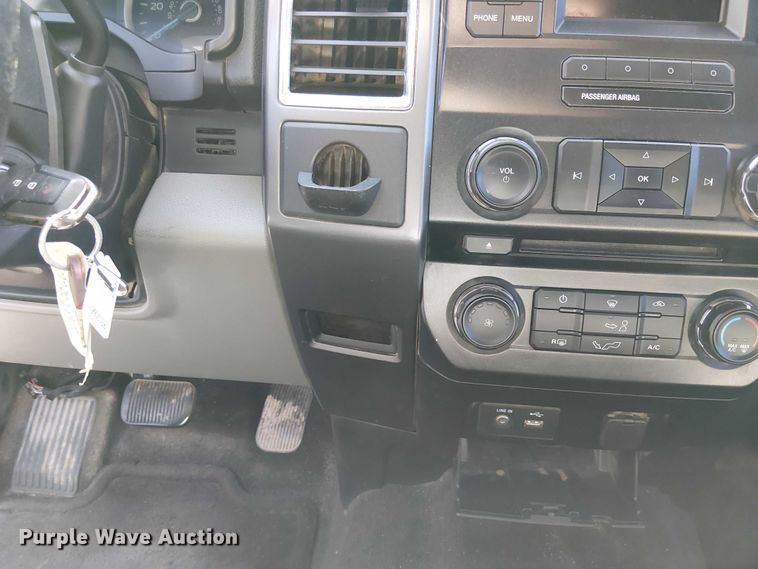 image for item EC1279 2015 Ford F150 SuperCrew pickup truck