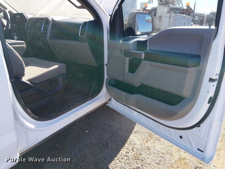 image for item EC1279 2015 Ford F150 SuperCrew pickup truck