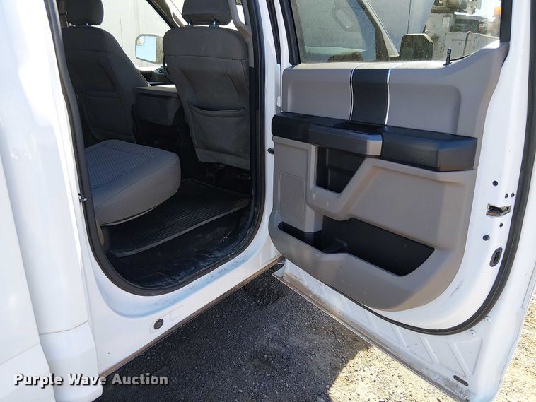 image for item EC1279 2015 Ford F150 SuperCrew pickup truck