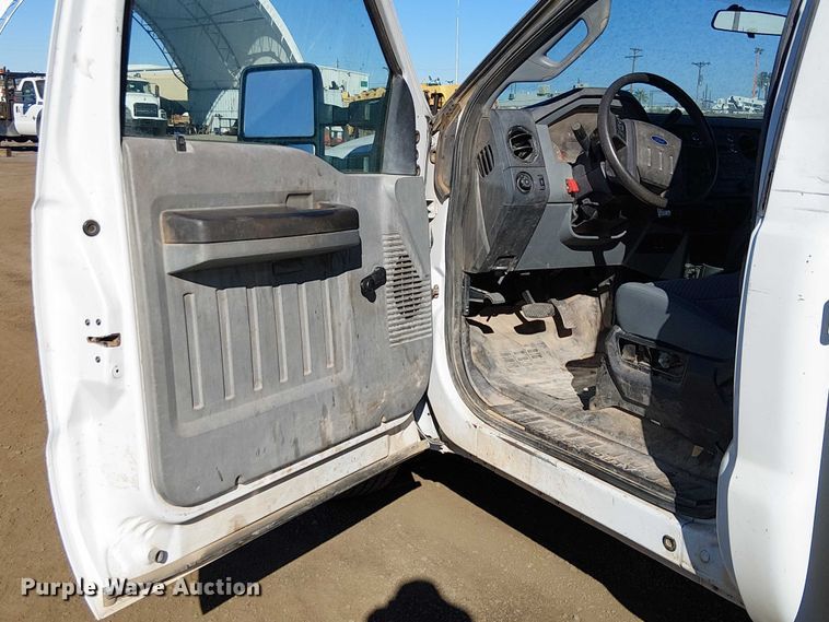 image for item EC1287 2015 Ford F250 Super Duty utility bed pickup truck