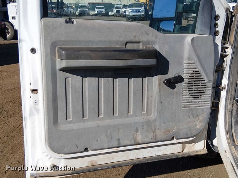 image for item EC1287 2015 Ford F250 Super Duty utility bed pickup truck