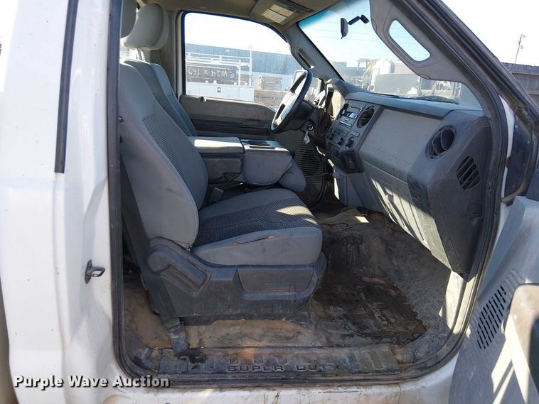 image for item EC1287 2015 Ford F250 Super Duty utility bed pickup truck