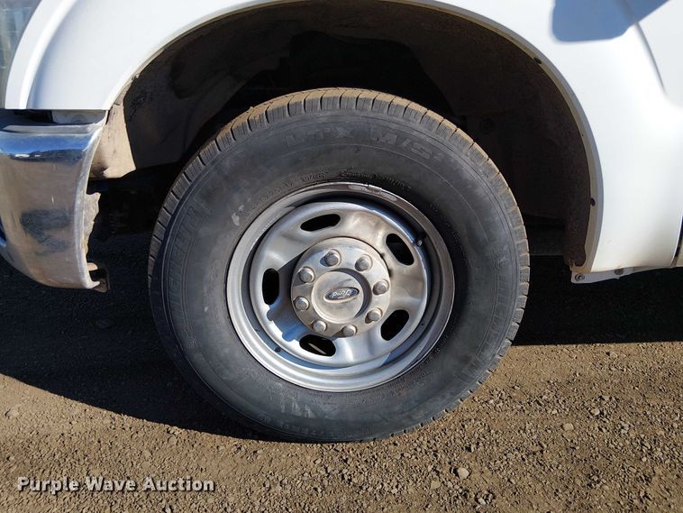 image for item EC1287 2015 Ford F250 Super Duty utility bed pickup truck