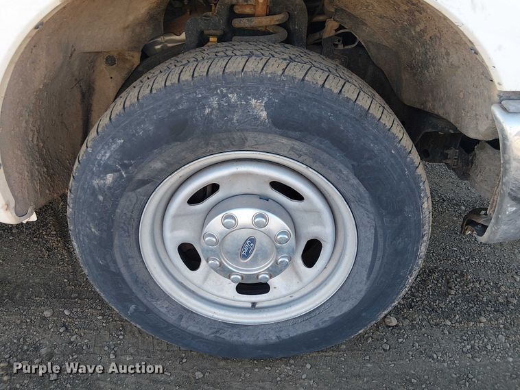 image for item EC1287 2015 Ford F250 Super Duty utility bed pickup truck