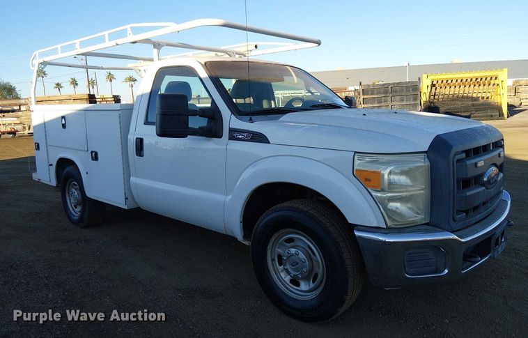 image for item EC1290 2015 Ford   F250 Super Duty utility bed pickup truck