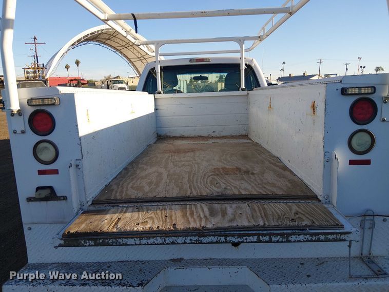 image for item EC1290 2015 Ford   F250 Super Duty utility bed pickup truck