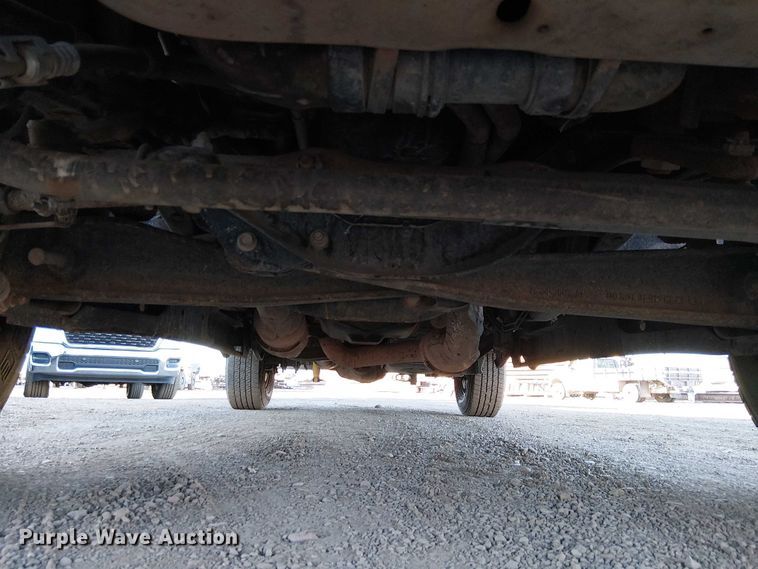 image for item EC1290 2015 Ford   F250 Super Duty utility bed pickup truck