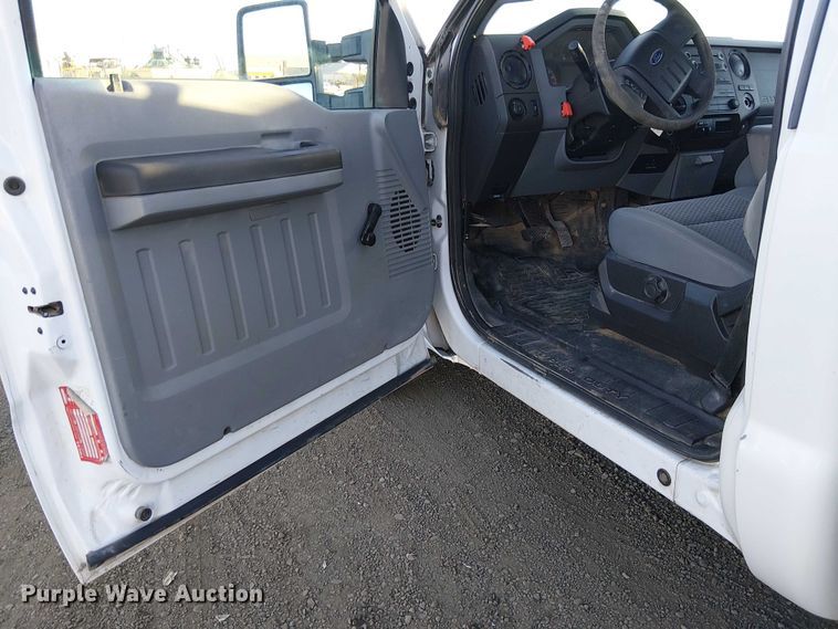image for item EC1290 2015 Ford   F250 Super Duty utility bed pickup truck