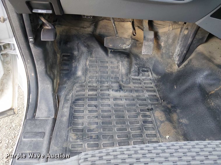 image for item EC1290 2015 Ford   F250 Super Duty utility bed pickup truck