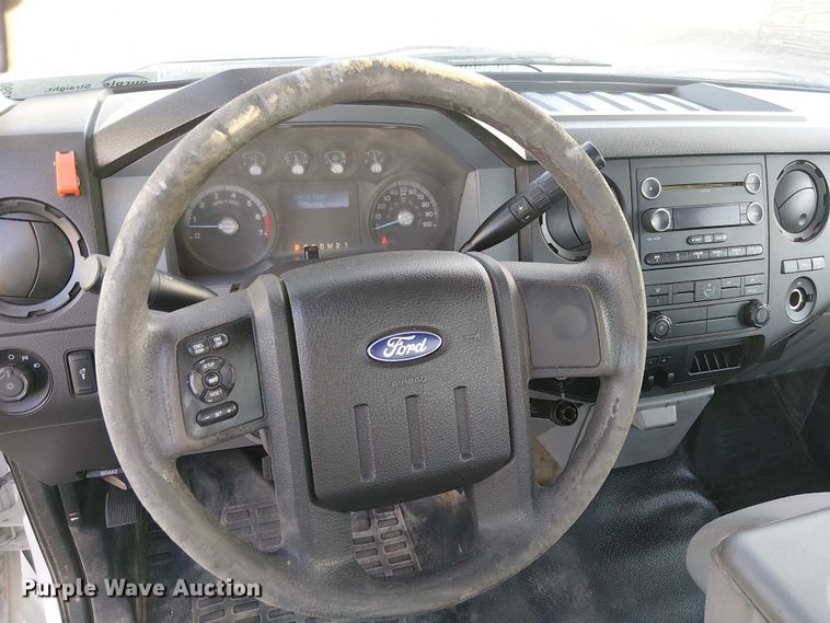 image for item EC1290 2015 Ford   F250 Super Duty utility bed pickup truck