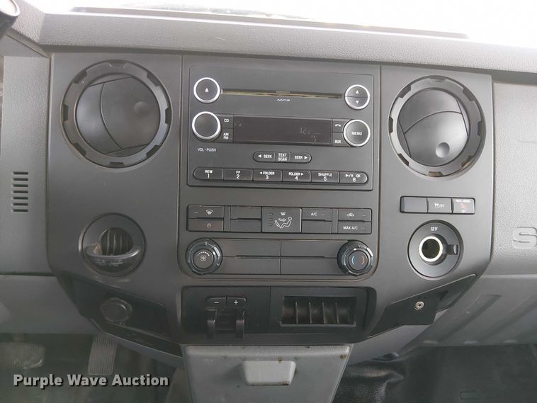 image for item EC1290 2015 Ford   F250 Super Duty utility bed pickup truck