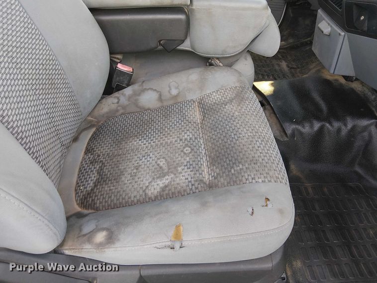 image for item EC1290 2015 Ford   F250 Super Duty utility bed pickup truck