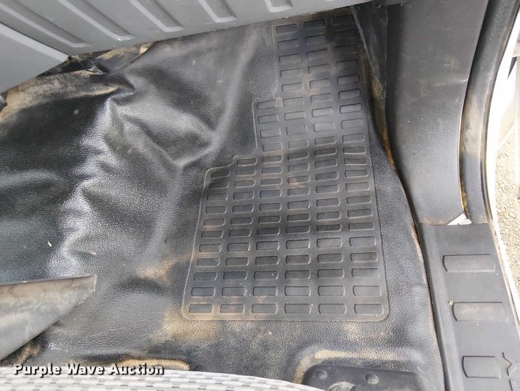 image for item EC1290 2015 Ford   F250 Super Duty utility bed pickup truck