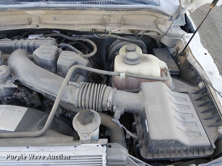 image for item EC1290 2015 Ford   F250 Super Duty utility bed pickup truck