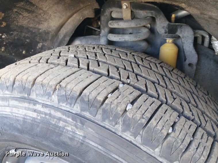 image for item EC1290 2015 Ford   F250 Super Duty utility bed pickup truck