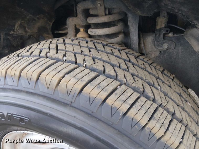 image for item EC1290 2015 Ford   F250 Super Duty utility bed pickup truck