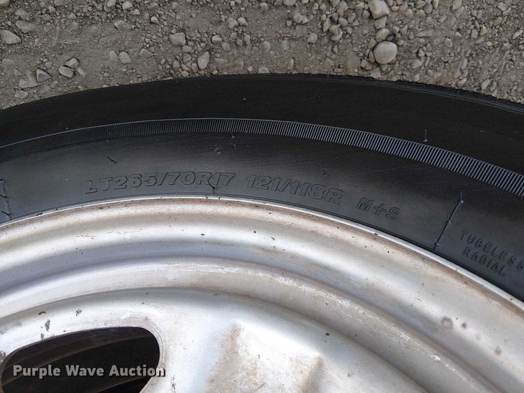 image for item EC1290 2015 Ford   F250 Super Duty utility bed pickup truck