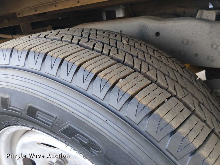 image for item EC1290 2015 Ford   F250 Super Duty utility bed pickup truck