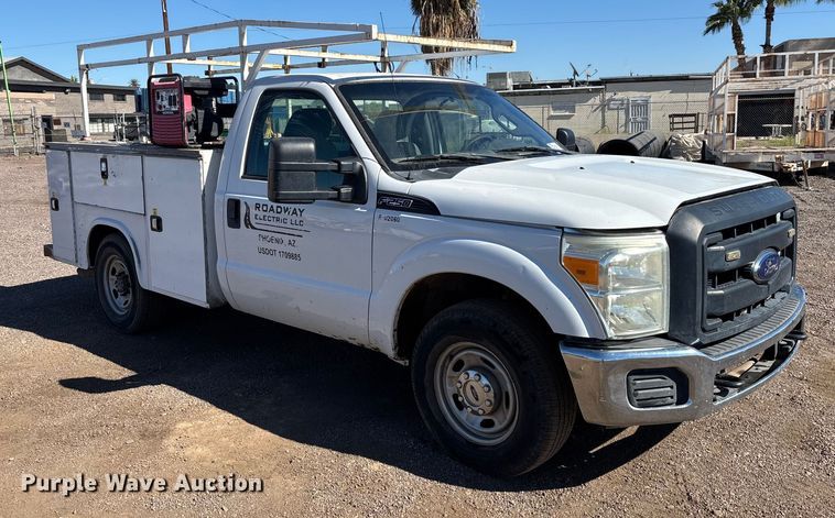 image for item EC1304 2016 Ford F250 Super Duty utility bed pickup truck