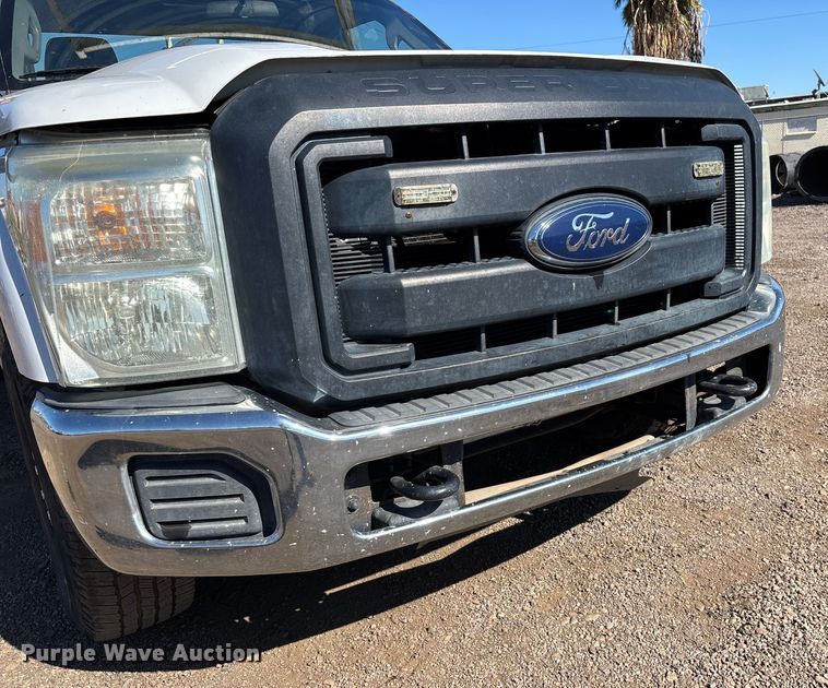 image for item EC1304 2016 Ford F250 Super Duty utility bed pickup truck