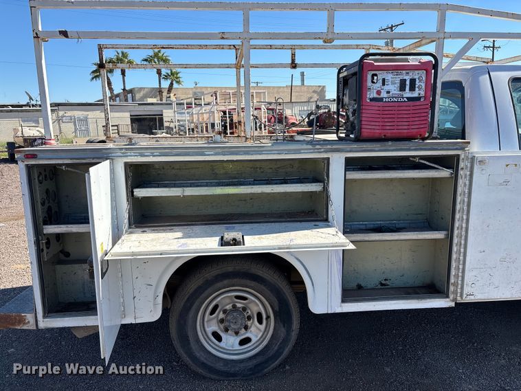 image for item EC1304 2016 Ford F250 Super Duty utility bed pickup truck