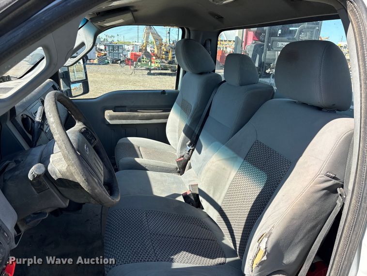 image for item EC1304 2016 Ford F250 Super Duty utility bed pickup truck