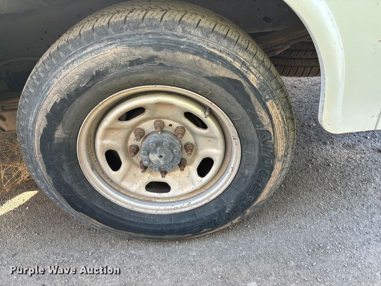 image for item EC1304 2016 Ford F250 Super Duty utility bed pickup truck