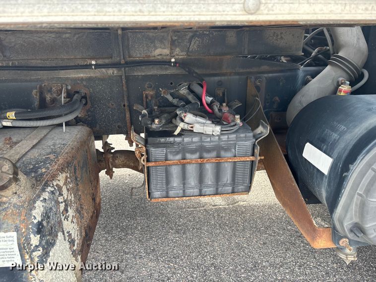 image for item EC3868 2008 GMC T6500 box truck