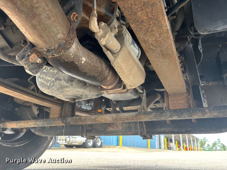 image for item EC3868 2008 GMC T6500 box truck