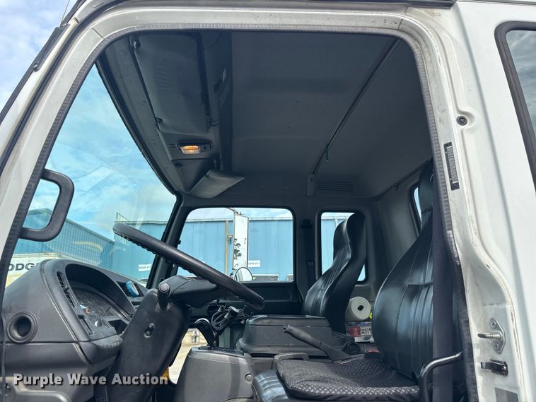 image for item EC3868 2008 GMC T6500 box truck