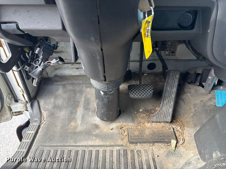 image for item EC3868 2008 GMC T6500 box truck