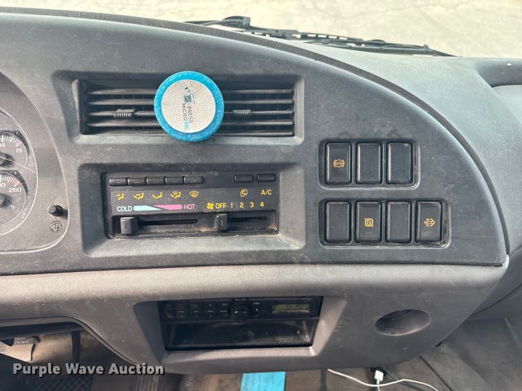 image for item EC3868 2008 GMC T6500 box truck