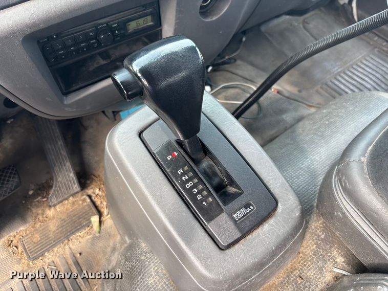 image for item EC3868 2008 GMC T6500 box truck