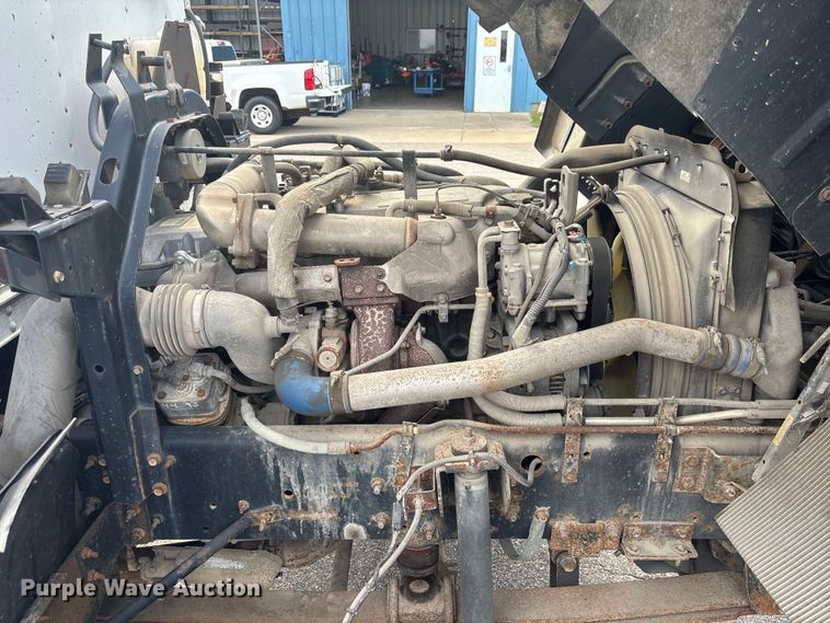 image for item EC3868 2008 GMC T6500 box truck