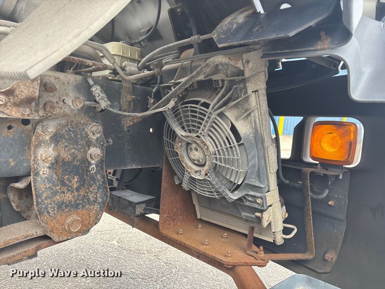 image for item EC3868 2008 GMC T6500 box truck